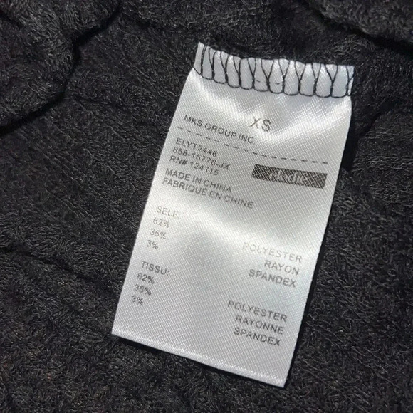 Elodie Black Knit Super Cropped Keyhole Top long Sleeve NEW Size XS - Picture 8 of 10